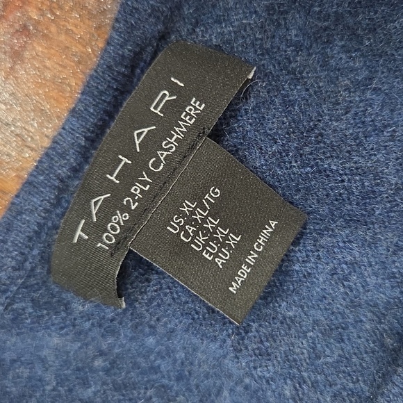 Tahari Super Soft Cashmere Navy Crewneck Sweater - Picture 2 of 6